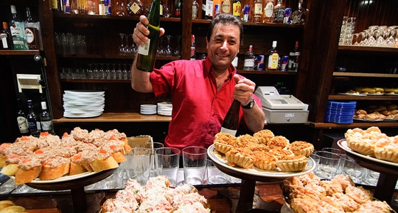 pintxos - 10 luoghi da visitare nei Paesi Baschi