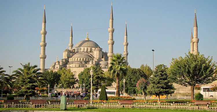 mezquitaAzul-750x390