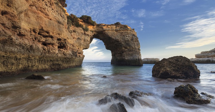Arco-de-Albandeira-iStock