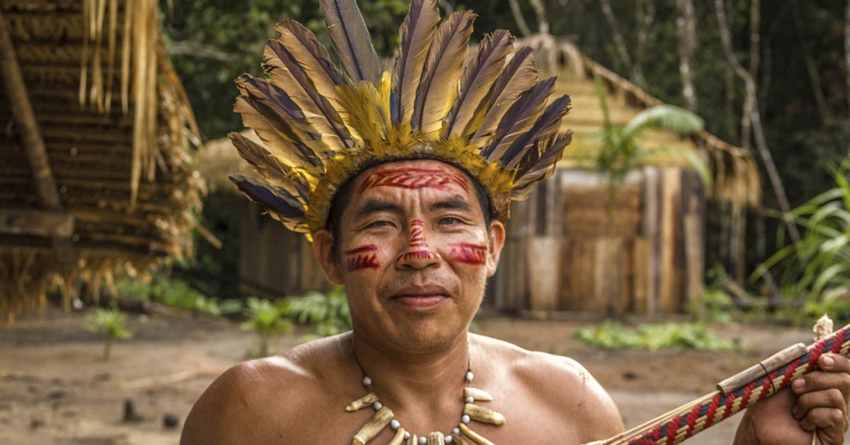 Amazzonia I tatuaggi tribali dell’Amazzonia brasiliana hanno diverse funzioni: protezione, purificazione, venerazione o magia. Nella maggior parte dei casi sono realizzati con colori naturali ed il colore rosso predomina. 