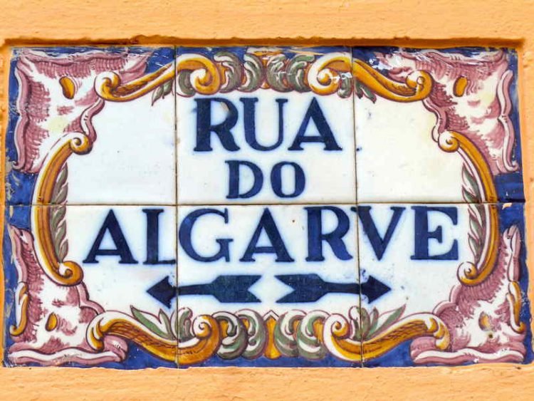 Azulejos nelle stazioni