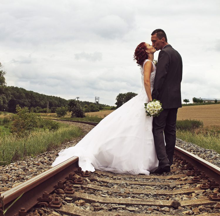 wedding-1879913_1920