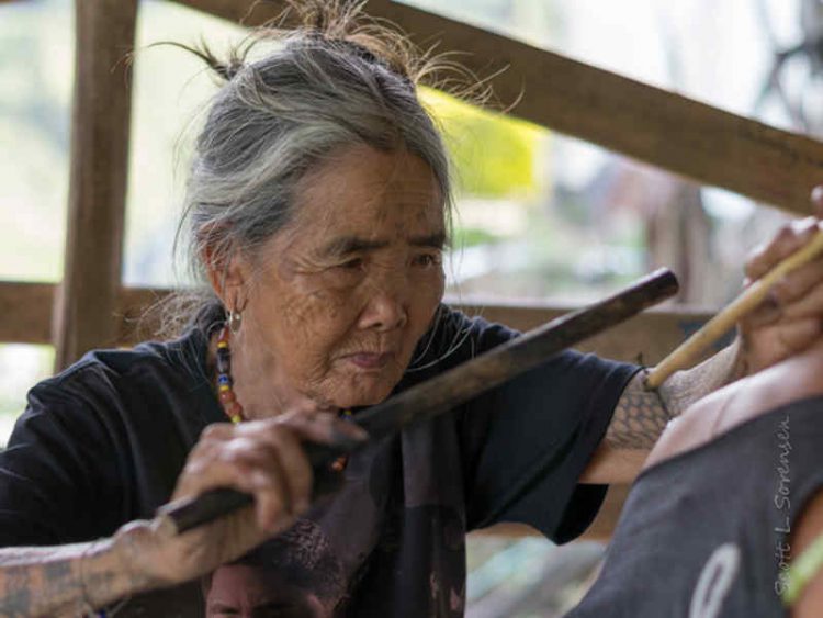  la storia della filippina Whang-Od