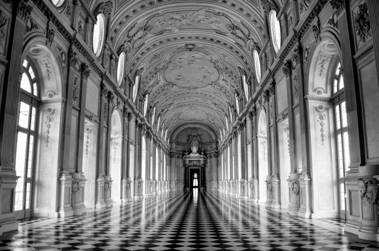 venaria-2949960_1920