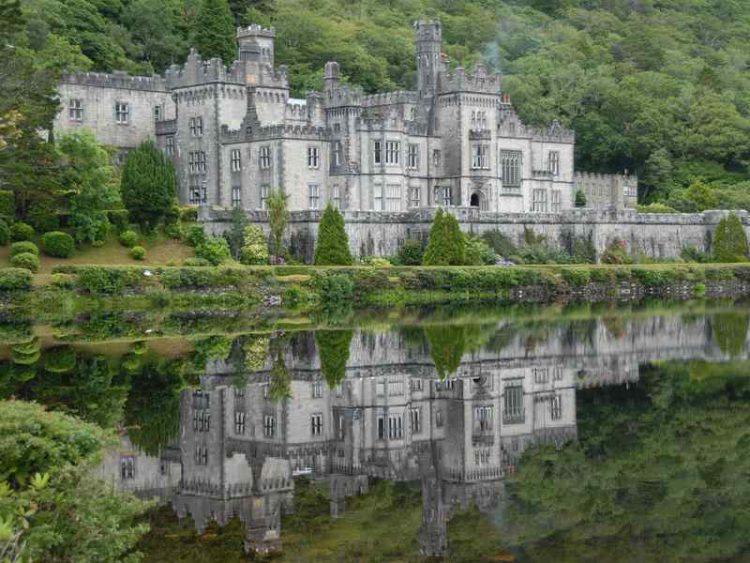 Tradizioni irlandesi con vista oceano, scopri Galway in Irlanda