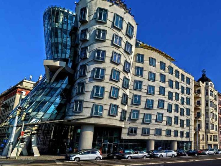 Flykube, il viaggio al buio che ti costa meno