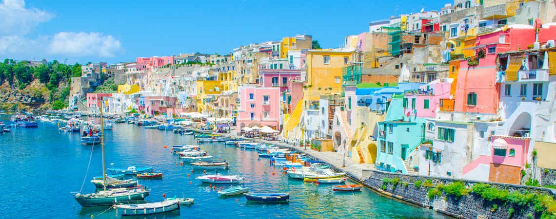 Sigue leyendo Procida, il piccolo paradiso nel golfo di Napoli
