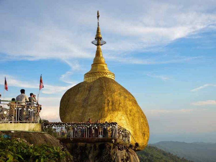 Birmania e il masso sospeso, l'incredibile leggenda del masso che non cade