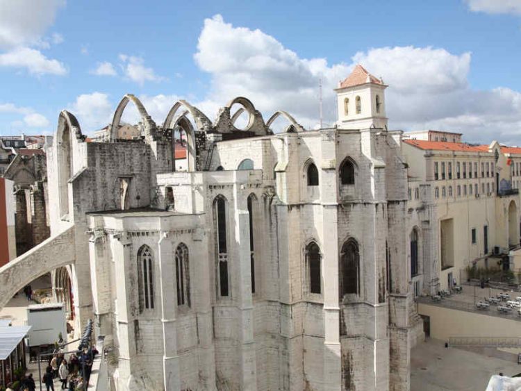 Lisbona, alla scoperta della suggestiva chiesa gotica