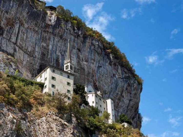 Il santuario nella Roccia, 
