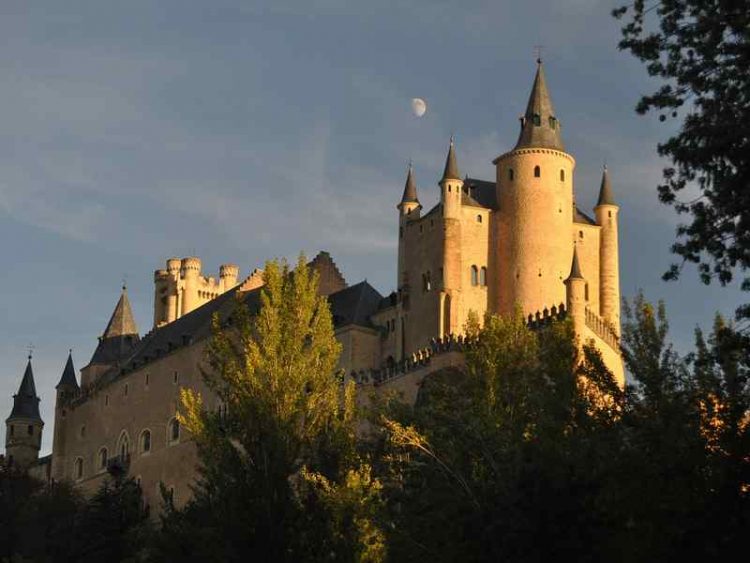 Castelli che sembrano usciti da un cartone animato di Disney