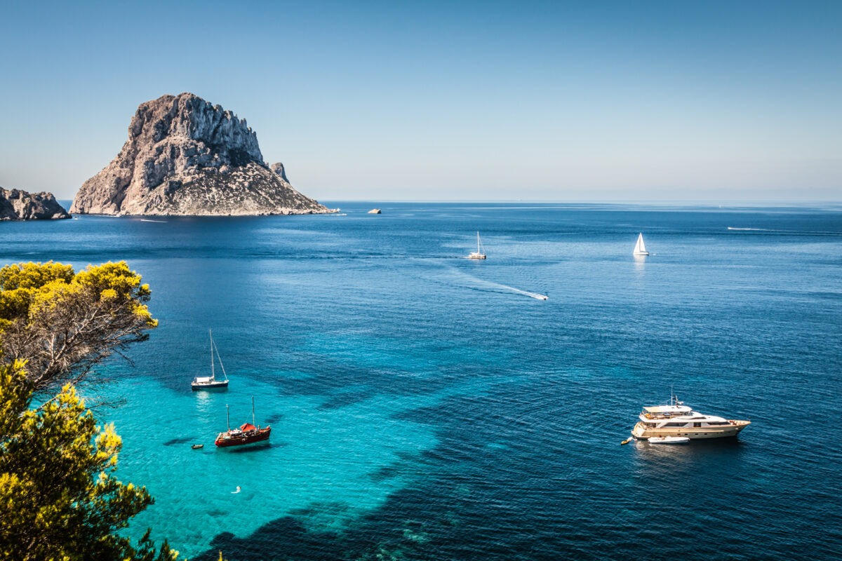 Estate a Ibiza tra spiagge, divertimenti e cultura